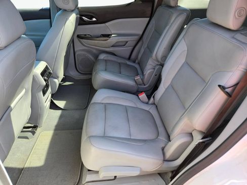 Used 2018 GMC Acadia SLT FWD image 18