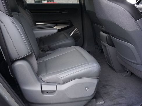 Used 2024 Kia EV9 Light Long Range RWD image 34