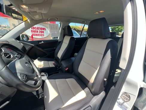 Used 2017 Volkswagen Tiguan S FWD image 15