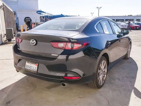 Used 2020 MAZDA MAZDA3 Sedan w/ Select Package image 9
