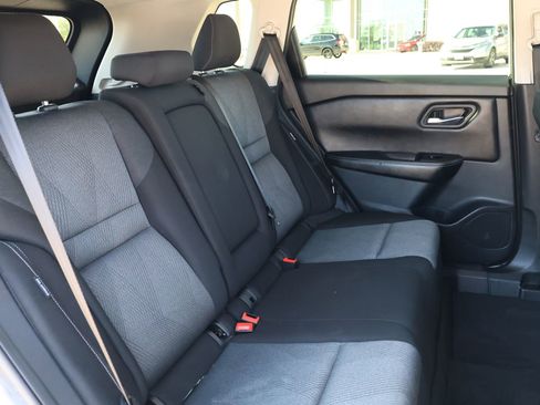 Used 2024 Nissan Rogue SV FWD image 31
