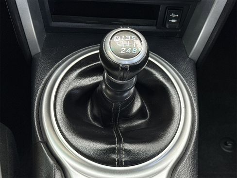 Used 2017 Toyota 86 image 28