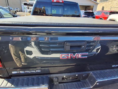 Used 2017 GMC Sierra 1500 SLT w/ SLT Premium Package AWD/4WD image 5