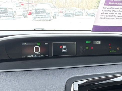Used 2021 Toyota Prius LE image 11