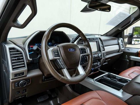Used 2019 Ford F450 King Ranch w/ King Ranch Ultimate Package AWD/4WD image 3