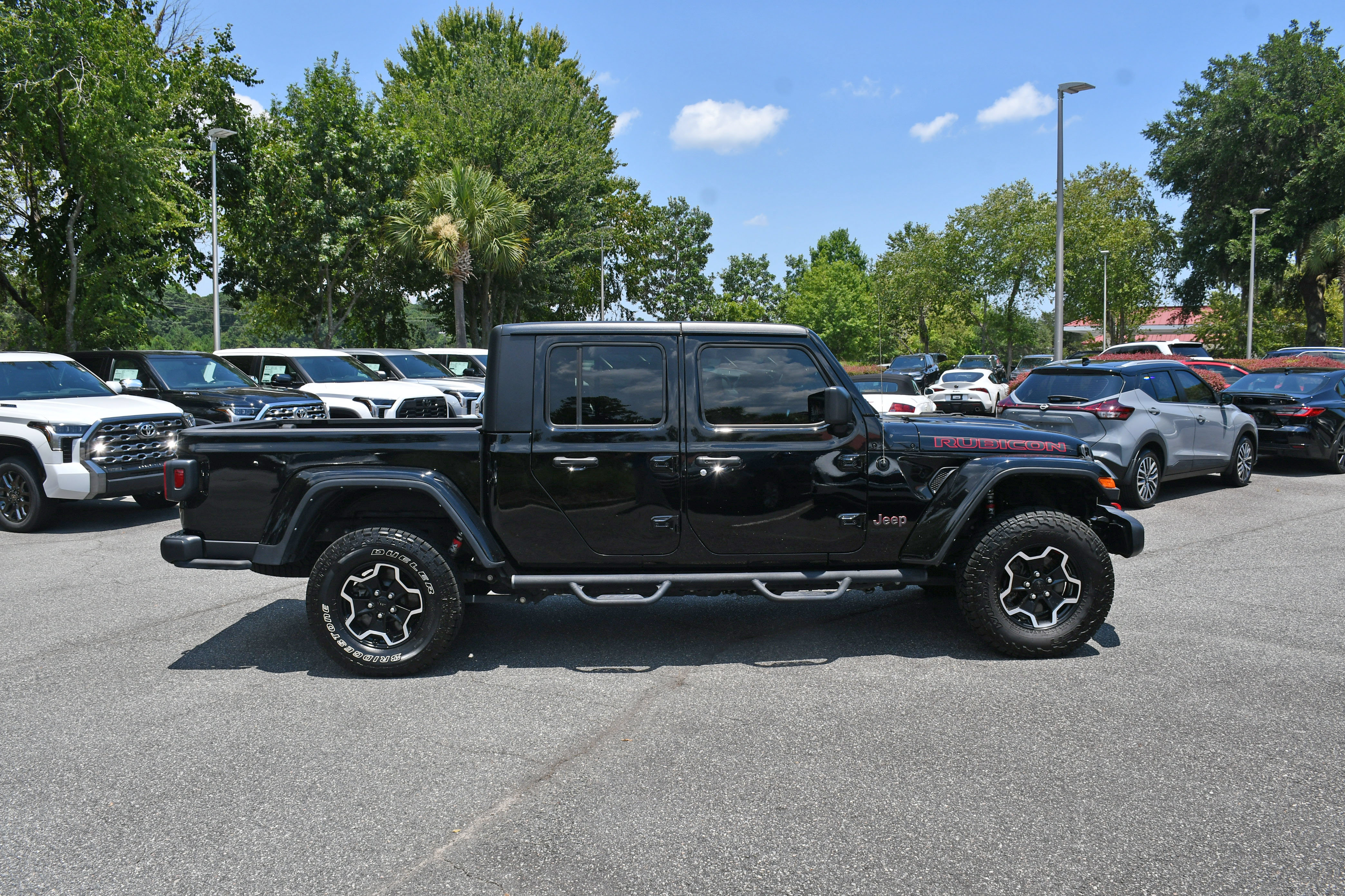 Used 2022 Jeep Gladiator Rubicon w/ Cold Weather Group AWD/4WD image 5