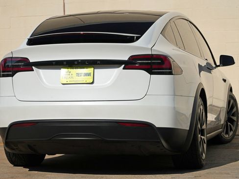 Used 2024 Tesla Model X AWD/4WD image 5