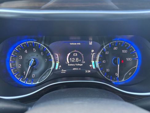 Used 2023 Chrysler Pacifica Limited image 16