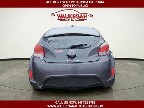 Used 2016 Hyundai Veloster image 5