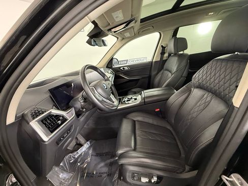 Used 2025 BMW X7 xDrive40i AWD/4WD image 17
