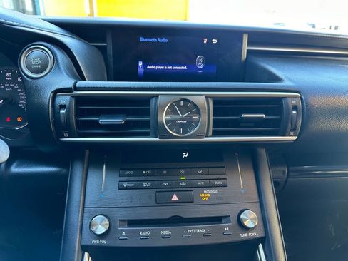 Used 2019 Lexus IS 300 image 18