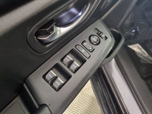Certified 2025 Honda Pilot Touring image 15