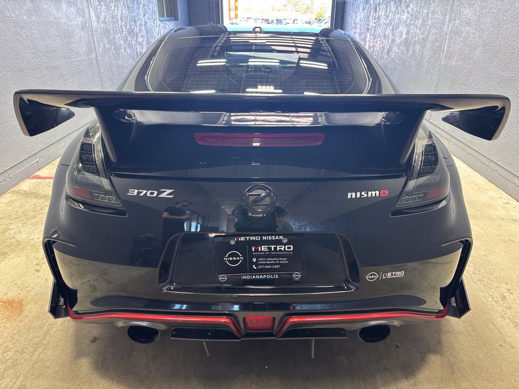 Used 2017 Nissan 370Z NISMO RWD image 19