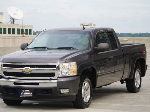 Used 2011 Chevrolet Silverado 1500 LT w/ All-Star Edition image 9
