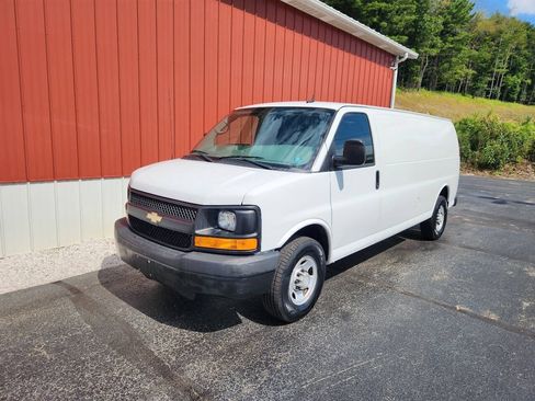 Used 2015 Chevrolet Express 2500 Extended RWD image 5