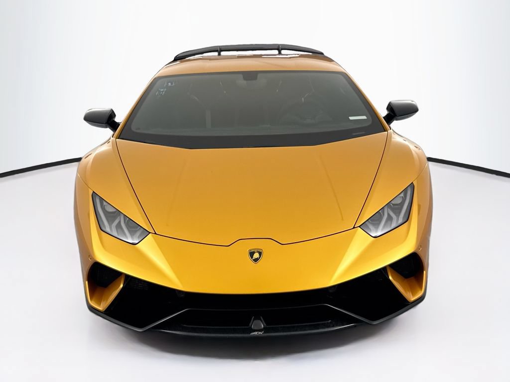 Used 2018 Lamborghini Huracan Performante AWD/4WD image 2
