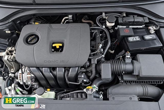 Used 2020 Hyundai Elantra SE FWD image 16