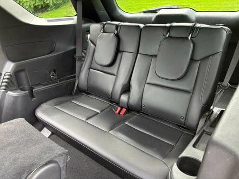 Used 2020 Ford Explorer Limited w/ Hybrid Equipment Group 310A AWD/4WD image 18