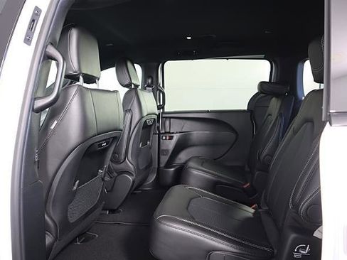 New 2026 Chrysler Pacifica Select w/ S Appearance Package image 9