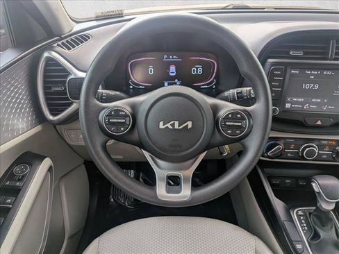 Used 2023 Kia Soul LX FWD image 14