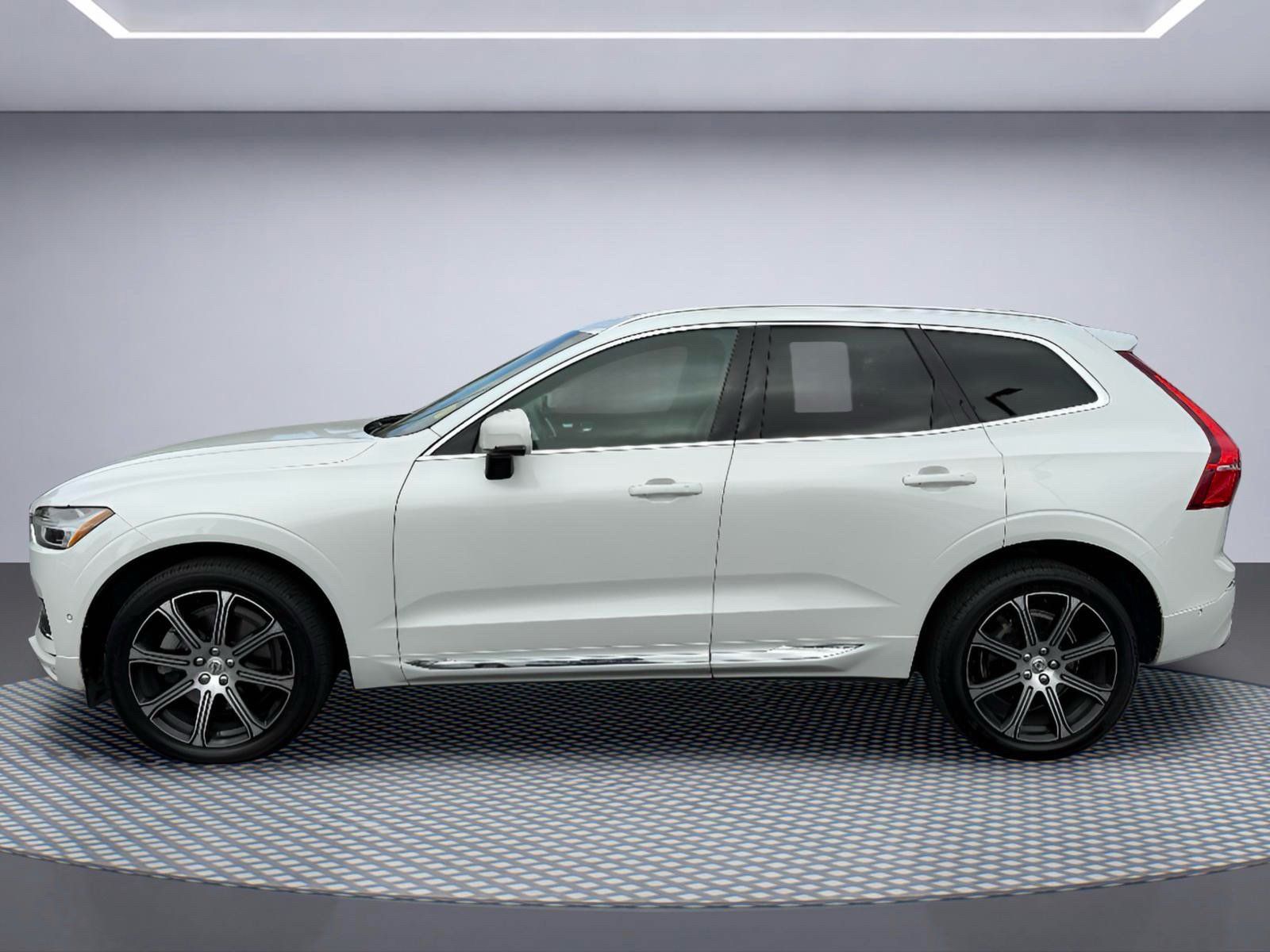 Used 2018 Volvo XC60 T6 Inscription w/ Convenience Package AWD/4WD image 3
