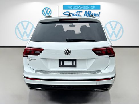 Certified 2020 Volkswagen Tiguan SE R-Line image 6