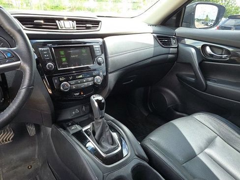 Used 2020 Nissan Rogue SL FWD image 17