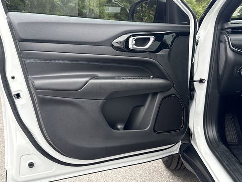 New 2026 Jeep Compass Limited image 11