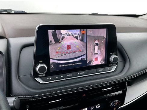 Used 2021 Nissan Rogue SV FWD image 28