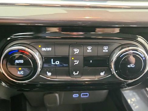 Used 2025 Chevrolet Trax ACTIV w/ Driver Confidence Package FWD image 30