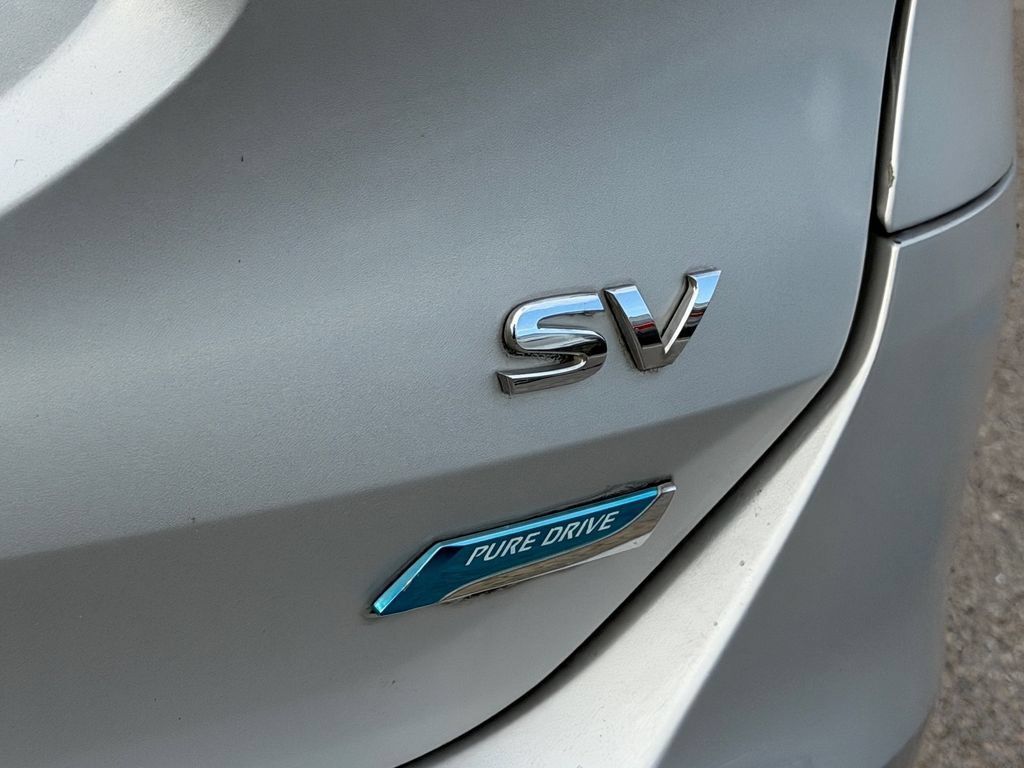 Used 2014 Nissan Rogue SV FWD image 16
