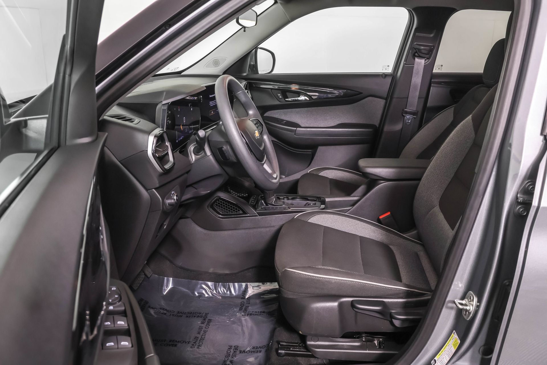 Used 2025 Chevrolet TrailBlazer LT AWD/4WD image 7