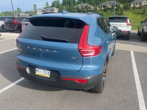 Used 2023 Volvo XC40 B5 Plus w/ Driver Assist Package AWD/4WD image 9