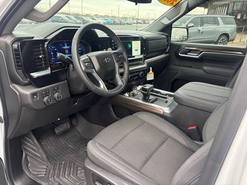 Used 2025 Chevrolet Silverado 1500 LT Trail Boss w/ Protection Package AWD/4WD image 10