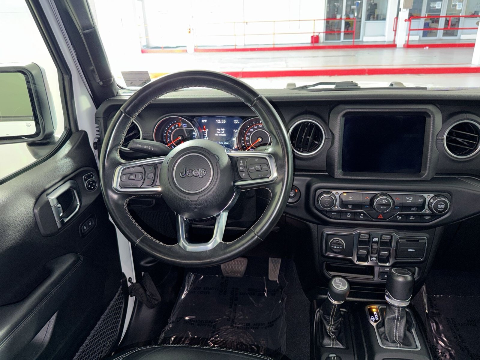 Used 2020 Jeep Gladiator Overland AWD/4WD image 16