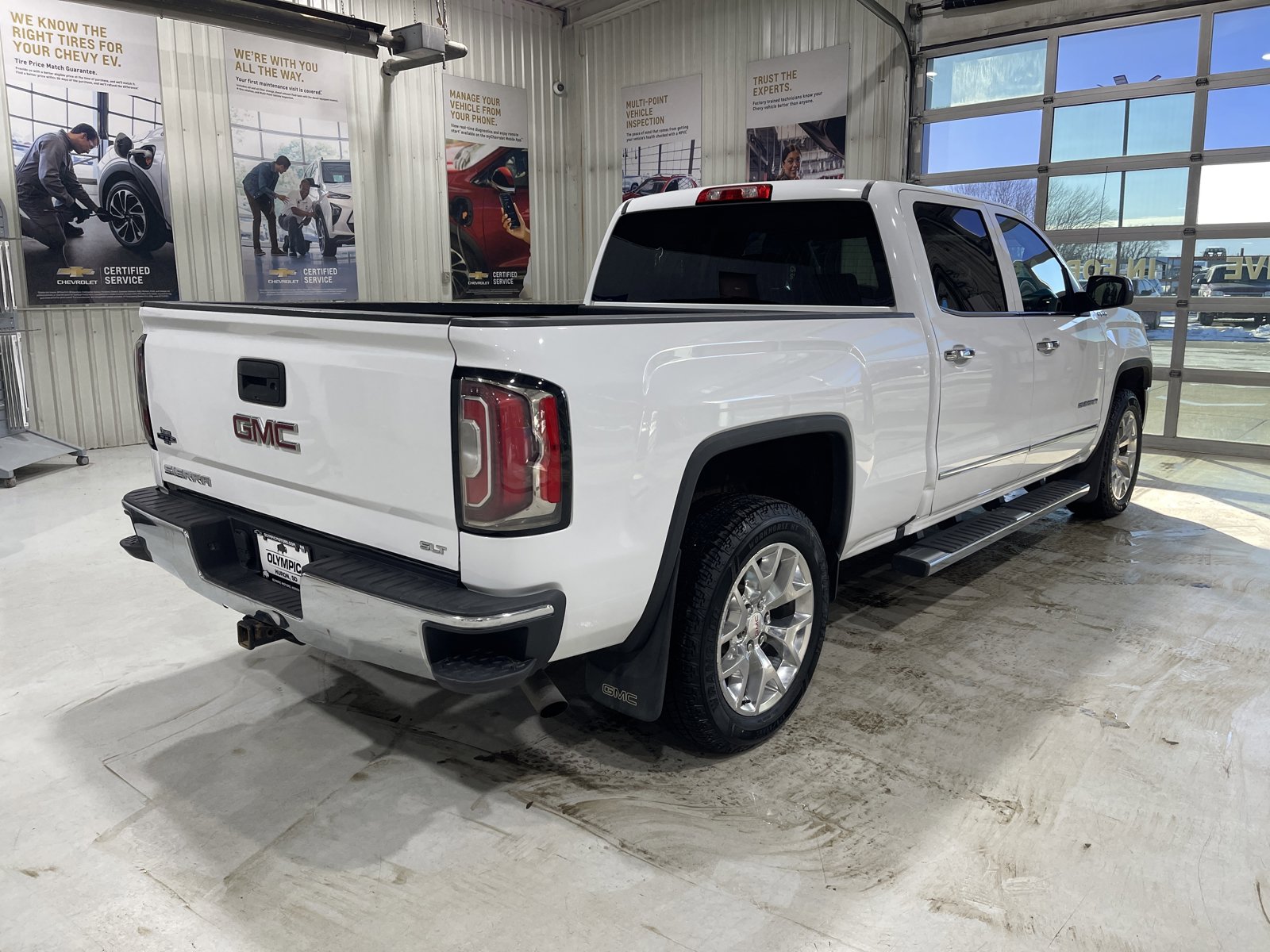 Used 2017 GMC Sierra 1500 SLT w/ SLT Premium Package AWD/4WD image 8