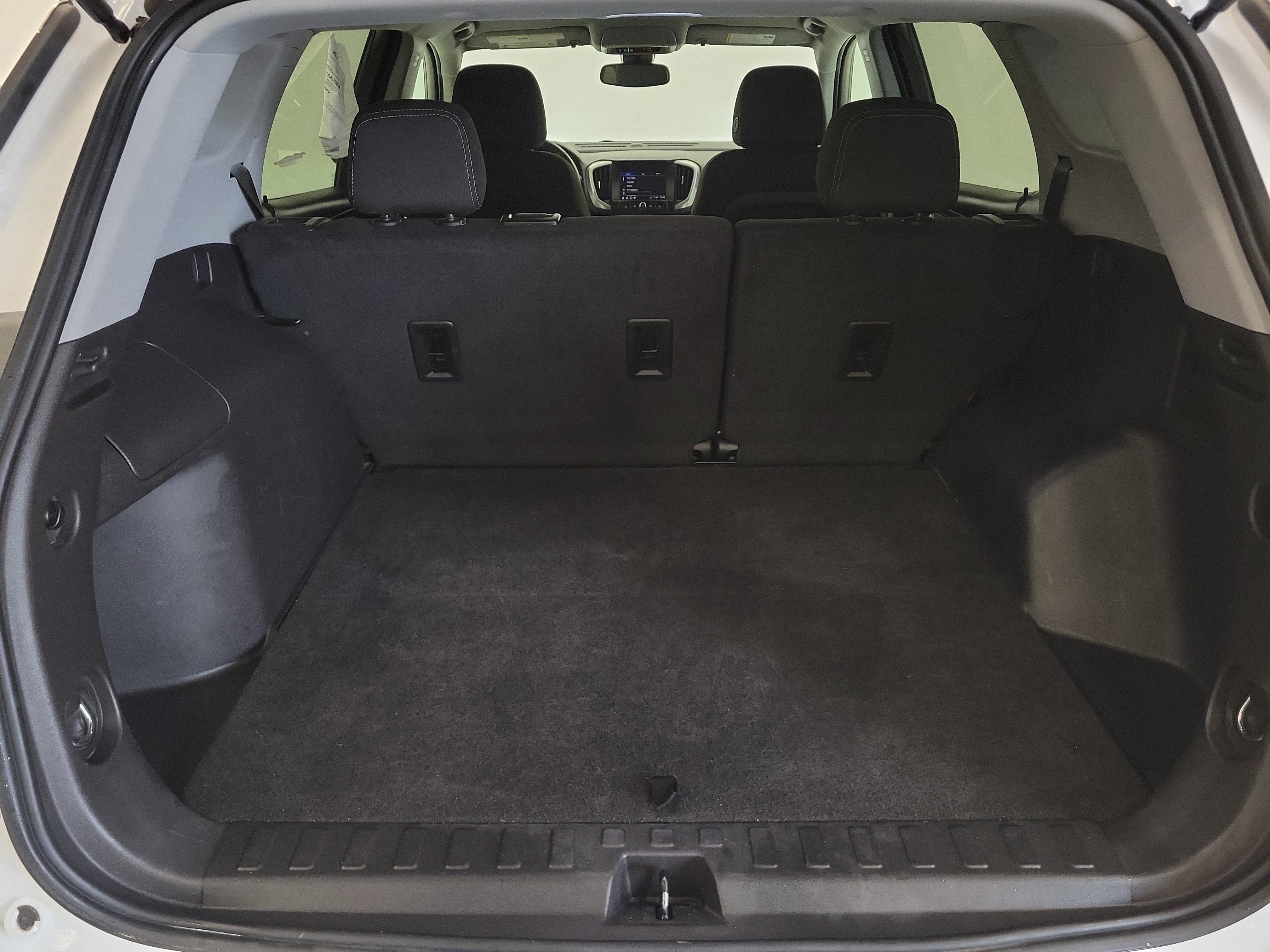 Used 2024 GMC Terrain SLE FWD image 23