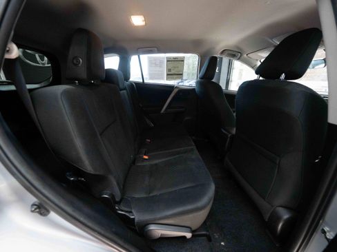 Used 2016 Toyota RAV4 LE image 25