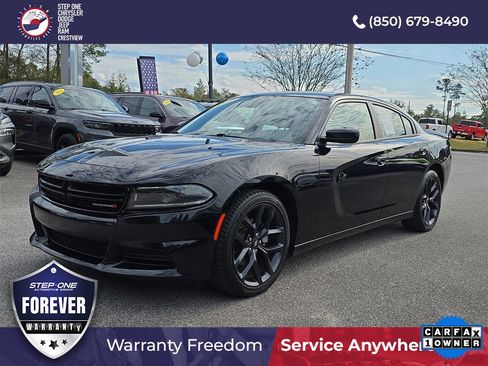 Used 2022 Dodge Charger SXT w/ Blacktop Package image 9