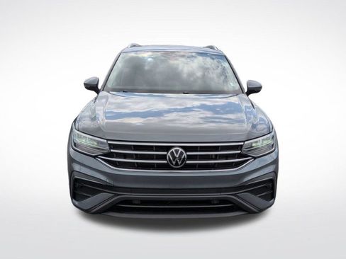 Used 2022 Volkswagen Tiguan SE AWD/4WD image 11