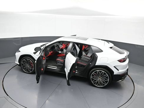 Used 2025 Lamborghini Urus SE AWD/4WD image 51