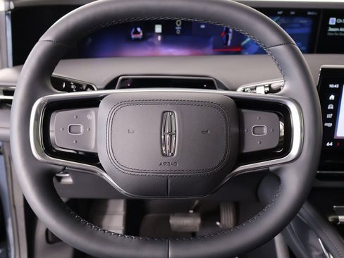 New 2026 Lincoln Nautilus Reserve image 3