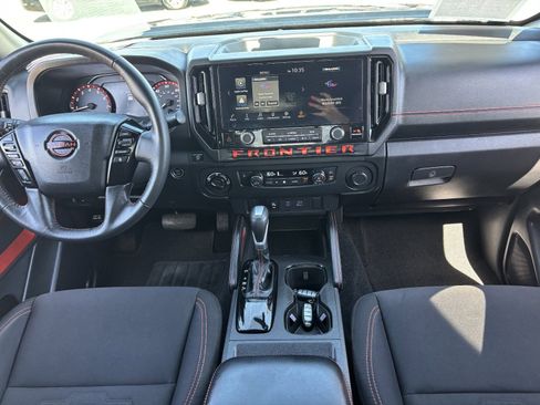 Used 2025 Nissan Frontier PRO-4X AWD/4WD image 15