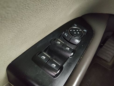 Used 2016 Lincoln MKX Reserve w/ Luxury Package FWD image 27
