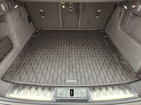 Used 2026 Jaguar F-PACE R-Dynamic S image 23