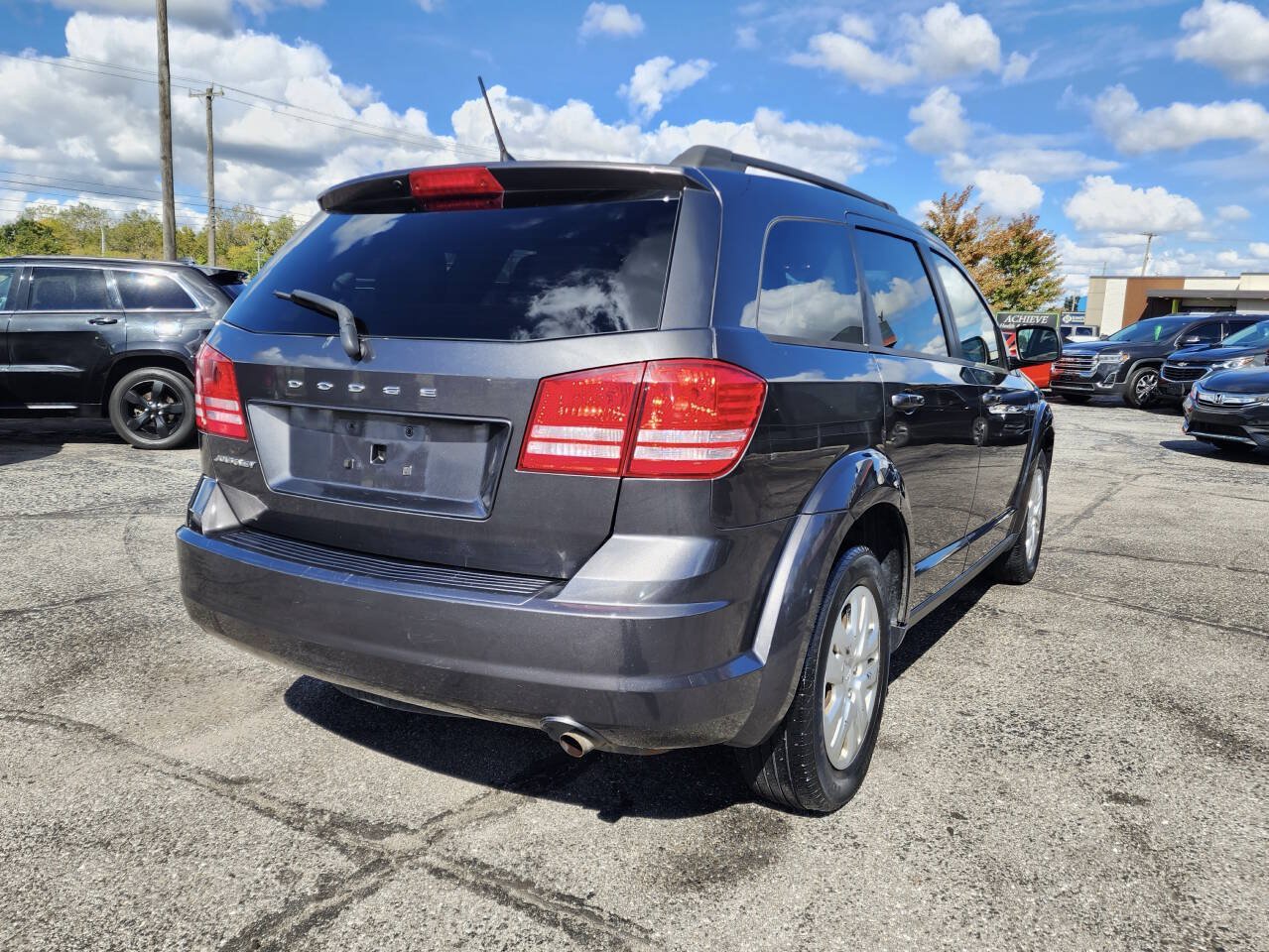 Used 2017 Dodge Journey SE w/ Flexible Seating Group FWD image 12