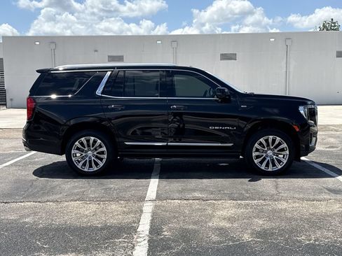 Used 2023 GMC Yukon Denali w/ Denali Reserve Package AWD/4WD image 4