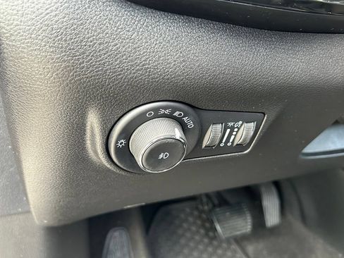 Used 2022 Jeep Compass Trailhawk w/ Sun and Sound Group AWD/4WD image 21