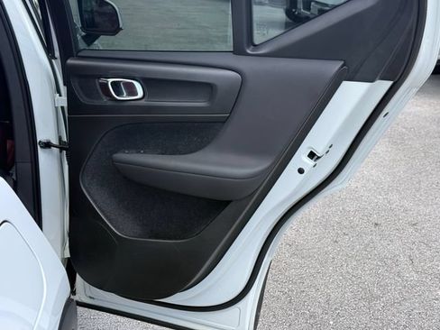 Used 2020 Volvo XC40 T5 Momentum AWD/4WD image 36