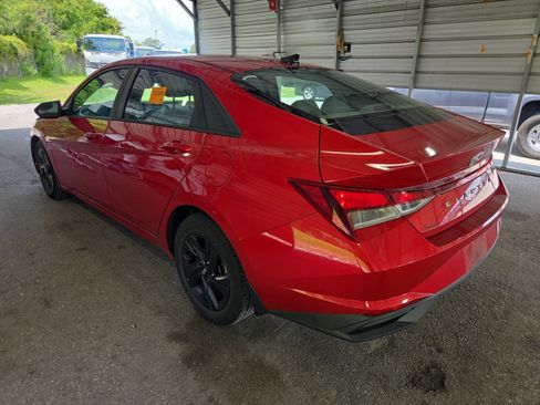 Used 2022 Hyundai Elantra SEL FWD image 7